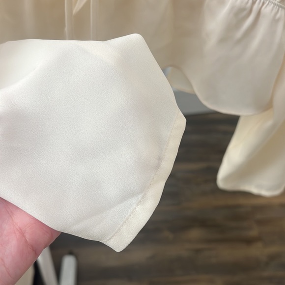 Aritzia Sunday Best Medium Chiffon Tie Front Top - Picture 5 of 10